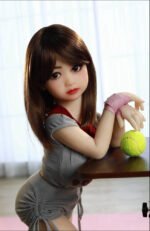 Geheimnisse Der Verspielten 13kg Süßen Anime Sexpuppe: Jung Wirkende Mittlere Brüste Mit „HELP“-Tee-Tease! – Bild 4